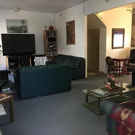 Avenues Hostel-3